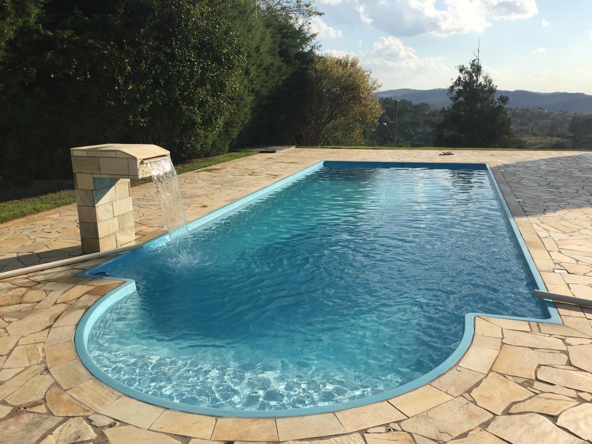 Вилла Linda Chacara Com Piscina Атибая Экстерьер фото